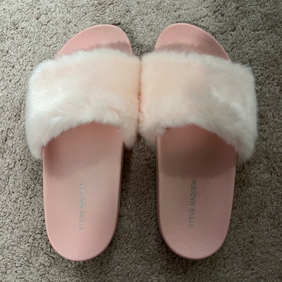 Steve Madden faux fur slides size 9 - Picture 1 of 1